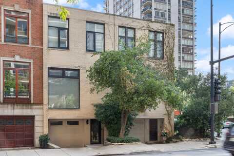 65 W Schiller Street, Chicago, IL 60610