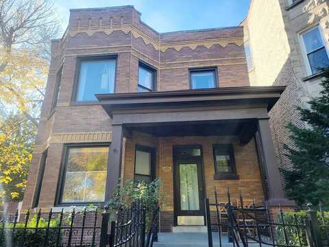 2700 N Albany Avenue, Chicago, IL 60647