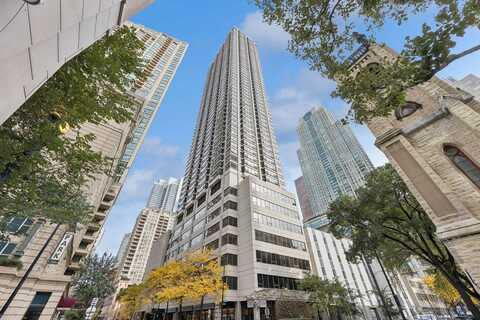 30 E Huron Street, Chicago, IL 60611