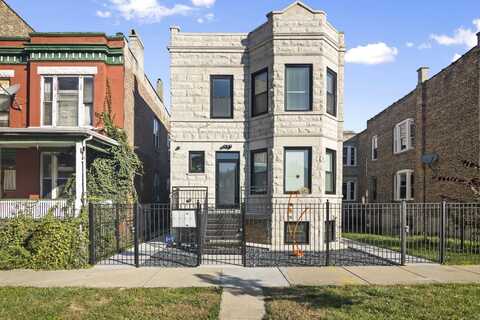 3126 W Fulton Boulevard, Chicago, IL 60612