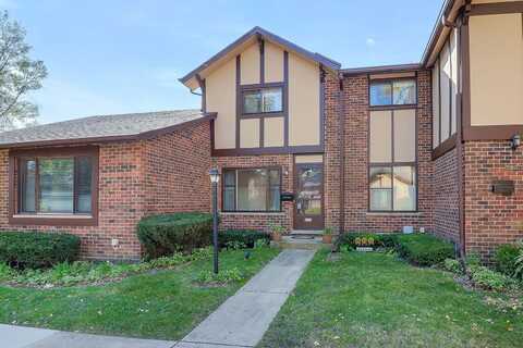 18w257 Standish Lane, Villa Park, IL 60181