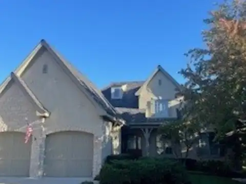 24 Forest Gate Circle, Oak Brook, IL 60523