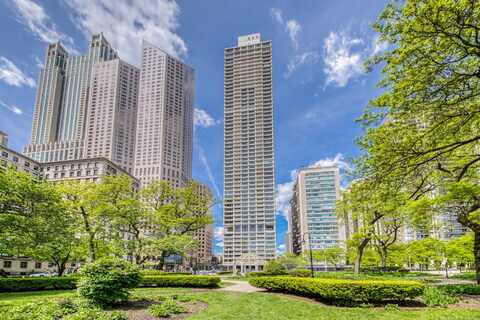 1000 N LAKE SHORE Plaza, Chicago, IL 60611