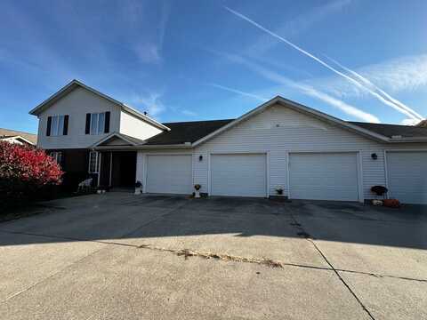 26 Colonial Drive, Clinton, IL 61727