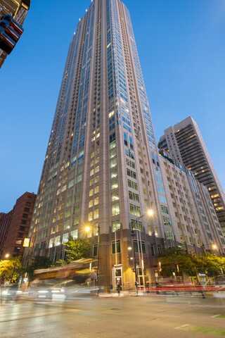 33 W ONTARIO Street, Chicago, IL 60654