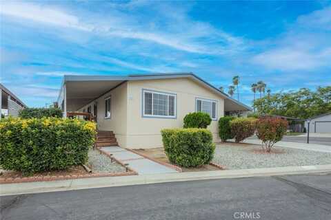 1300 W Menlo Avenue, Hemet, CA 92543