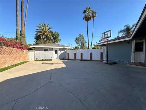 2040 Bronson Way, Riverside, CA 92506