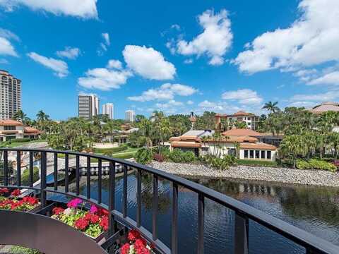 6710 Pelican Bay, NAPLES, FL 34108