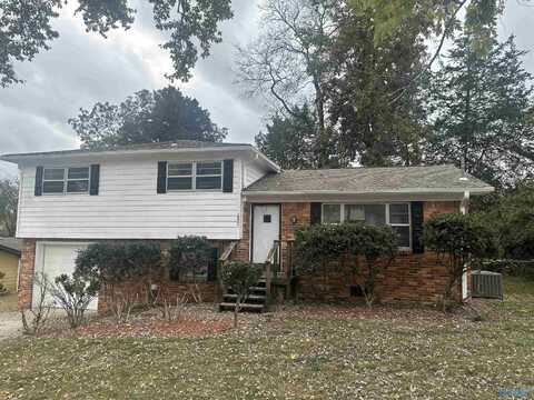 2807 Hilltop Terrace NW, Huntsville, AL 35810