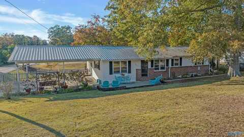 298 Dekalb Drive, Rainsville, AL 35986