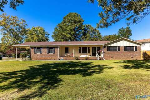 3900 NW Gardenside Drive NW, Huntsville, AL 35810