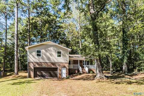 135 Woodmont Lane, Scottsboro, AL 35768