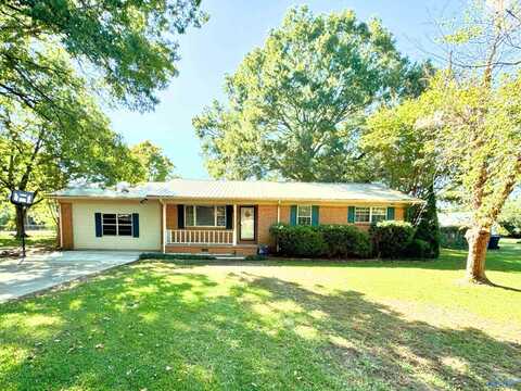 630 Lee Street, Hartselle, AL 35640