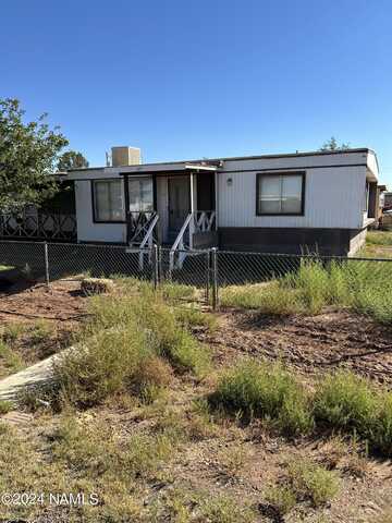 1022 W Desmond Street, Winslow, AZ 86047