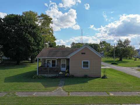 201 E Pearl Street, Medaryville, IN 47957