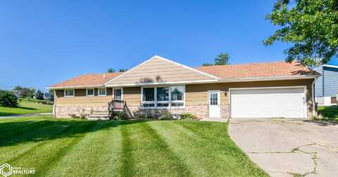 1402 Brentwood Terrace, Marshalltown, IA 50158