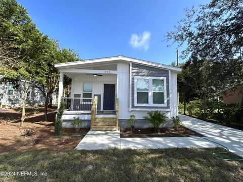 902 S 11TH Street, Fernandina Beach, FL 32034