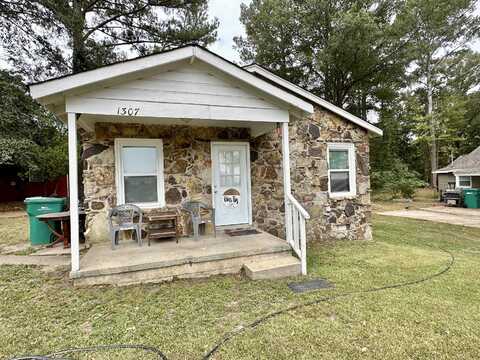 1307 Hankins St., Tupelo, MS 38804