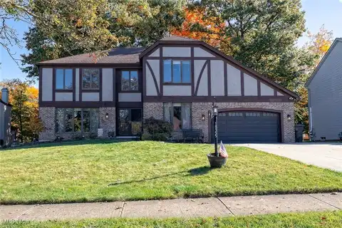 18555 Heritage Trail, Strongsville, OH 44136