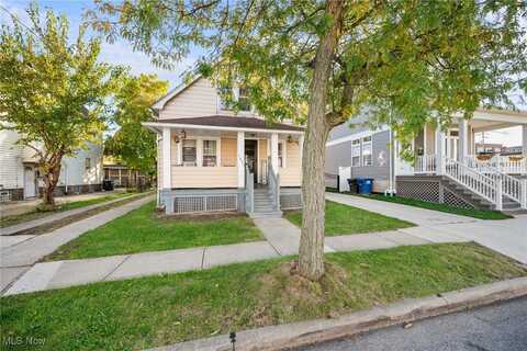 1633 Hopkins Avenue, Lakewood, OH 44107