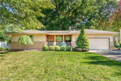 8335 Chesterton Drive, Youngstown, OH 44514