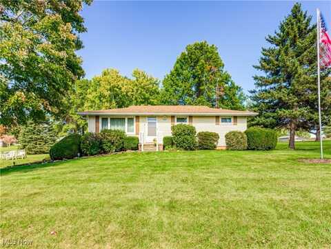 2560 Saga Circle NE, East Canton, OH 44730