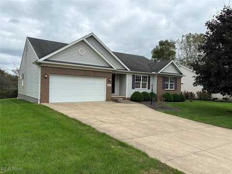 4662 Helmsworth Drive NE, Canton, OH 44714