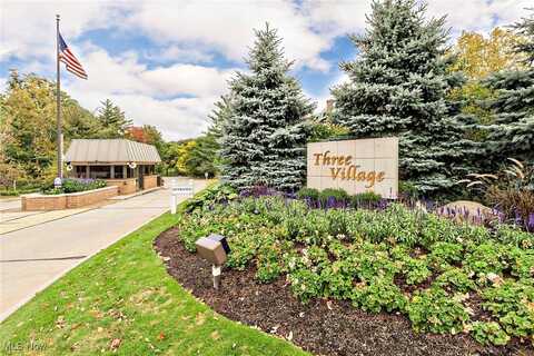 5200 Three Village Drive, Lyndhurst, OH 44124