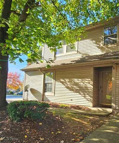 215 S Aspen Court, Warren, OH 44484