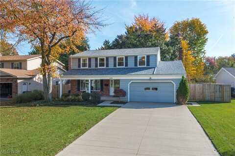 3869 Edgepark Drive, North Olmsted, OH 44070