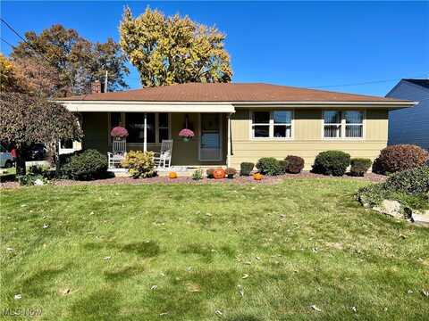 111 Helena Drive, Struthers, OH 44471