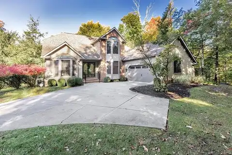 9144 Regency Woods Drive, Kirtland, OH 44094