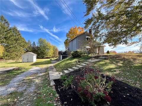 8923 Hubbard Valley Road, Seville, OH 44273