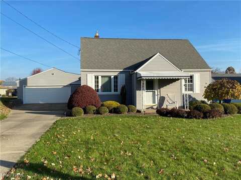 421 W Omar Street, Struthers, OH 44471