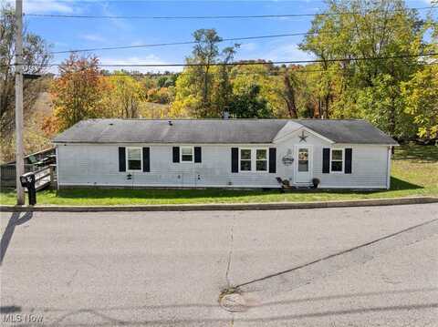 302 Clark Ave Ext, Saint Clairsville, OH 43950