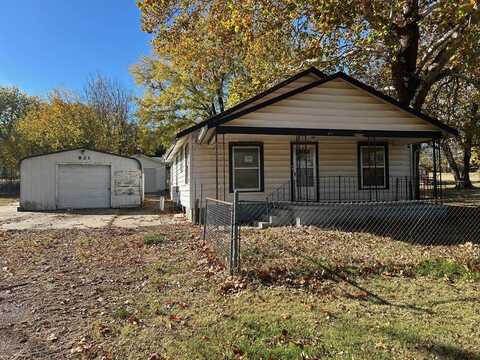 821 SE Sherman AVE, Topeka, KS 66607