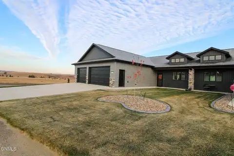 8127 Hawktree Drive, Bismarck, ND 58503