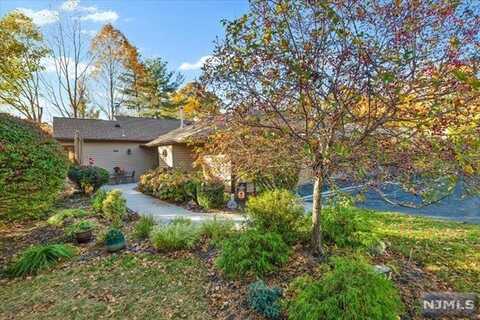 222 Mountainview Drive, Mahwah, NJ 07430