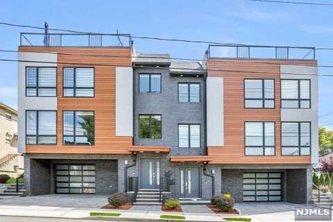 300a 7th Street, Palisades Park, NJ 07650