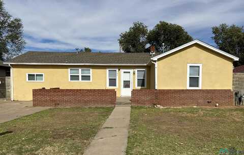 104 Mesa Avenue, Clovis, NM 88101