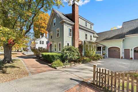 699 Middle Street, Portsmouth, NH 03801