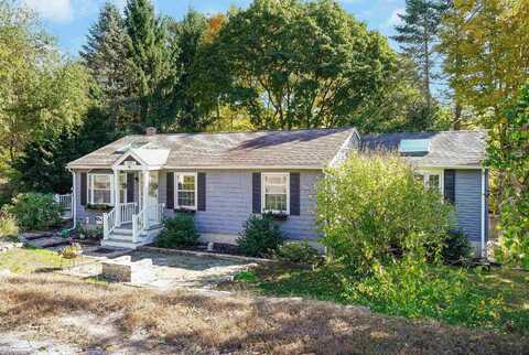 27 Railroad Avenue, Newfields, NH 03856