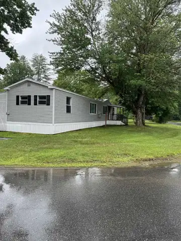 27 Oakwood Circle, Charlestown, NH 03603