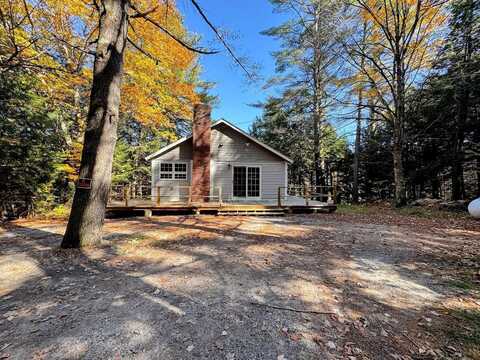 709 E Deering Road, Deering, NH 03244