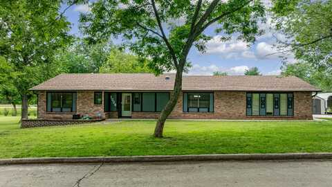 1004 N Sycamore, Grove, OK 74344