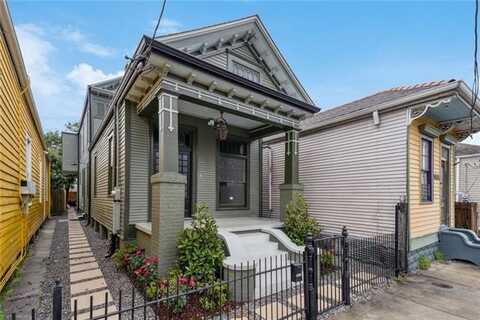 2613 DAUPHINE Street, New Orleans, LA 70117