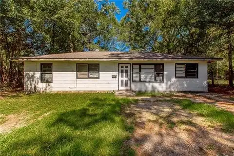 1011 LONA RESTER Place, Bogalusa, LA 70427