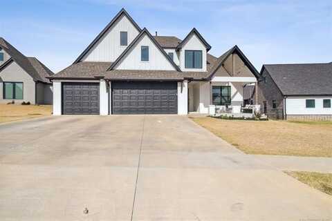 3030 N Dogwood Drive, Catoosa, OK 74015