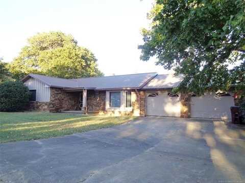 208 Lackey Drive, Eufaula, OK 74432