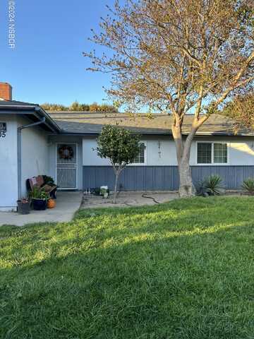 905 W Cypress Avenue, Lompoc, CA 93436